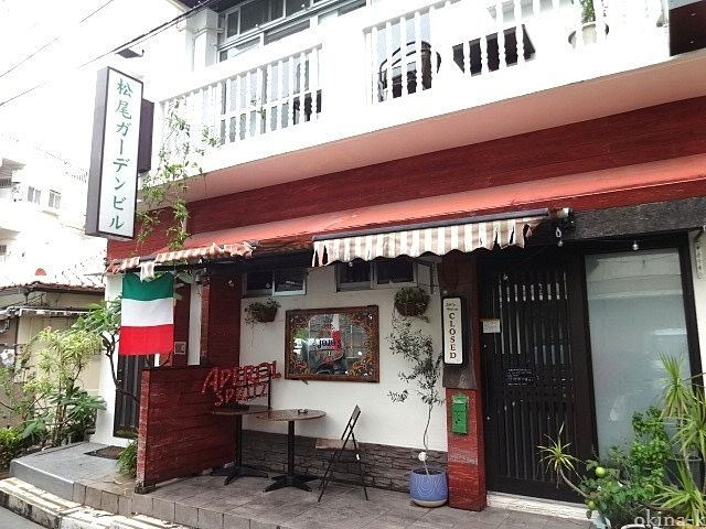 国際通りから入ってすぐの所に隠れ家的な物件が出来ました。バーや飲食店に向いております。