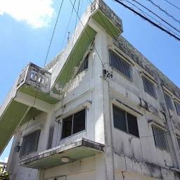 石川アパート 首里城裏手側にお手頃家賃のお部屋が空きました。和洋タイプのお部屋です。